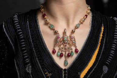 Parure Royale "L'Oiseau d'Or", Rubis, Émeraudes & Filigrane