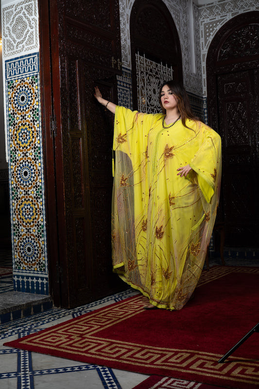 Caftan Soleil Jaune aux Broderies Or et Voile