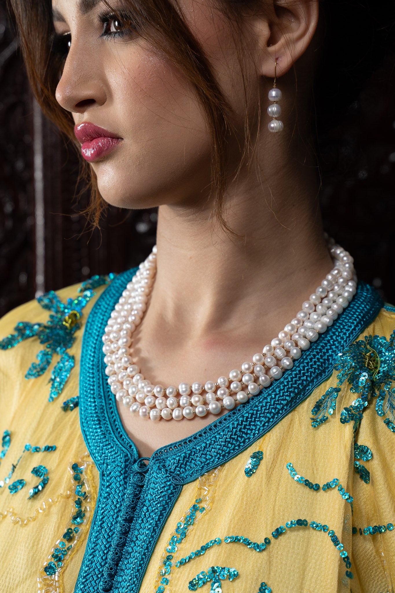 Ensemble Haute Joaillerie Collier Triple Rang & Boucles d’Oreilles en Perles et Billes d’Or