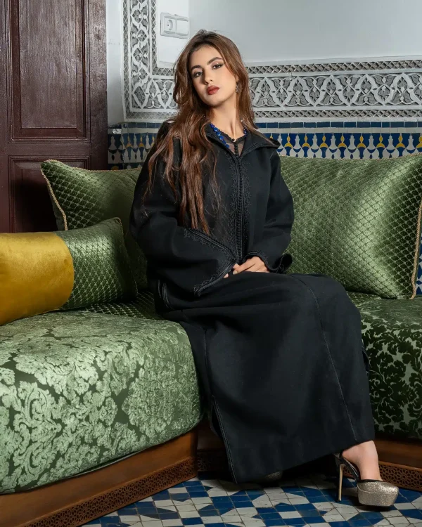 Jellaba en cachemire – Broderies Artisanales "Maalem" Noire